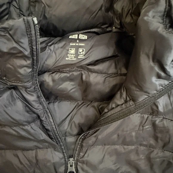 Black Puffer Lightweight Puffer Vest size Small NWOT - Picture 2 of 6